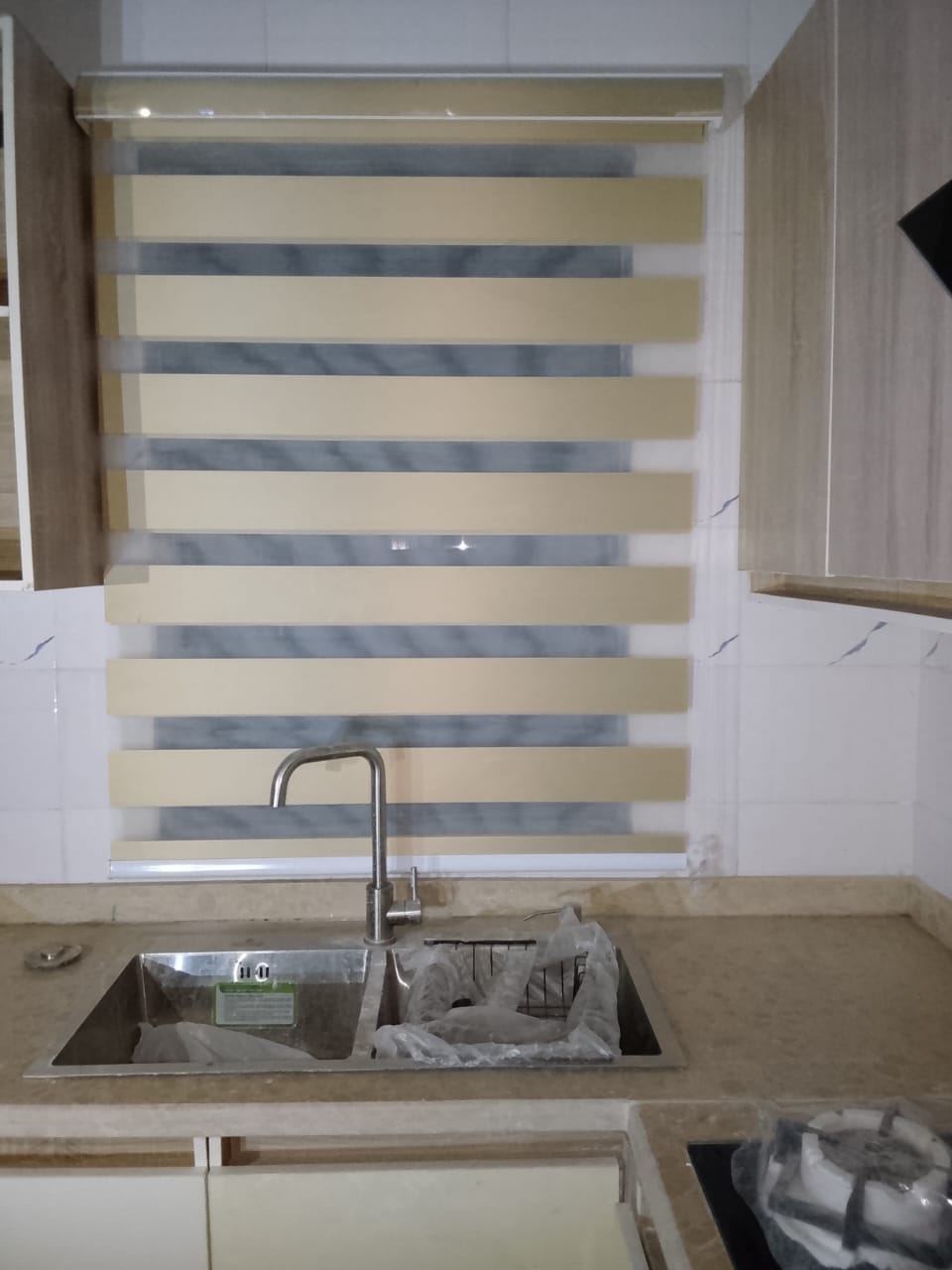 Kitchen window blinds